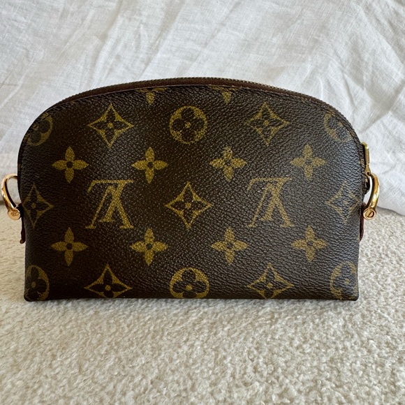 Louis Vuitton Cosmetic Pouch - Picture 6 of 11